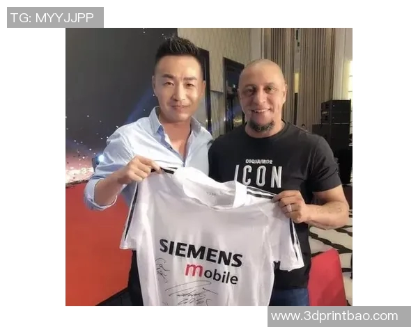 足球明星化妆成大爷挑战形象引发热议网友纷纷点赞与调侃齐聚一堂 足球明星化妆成大爷挑战形象引发热议网友纷纷点赞与调侃齐聚一堂